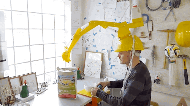 3050519-inline-i-2-6-inventions-that-will-give-your-breakfast-a-whimsical-makeover-copy.gif